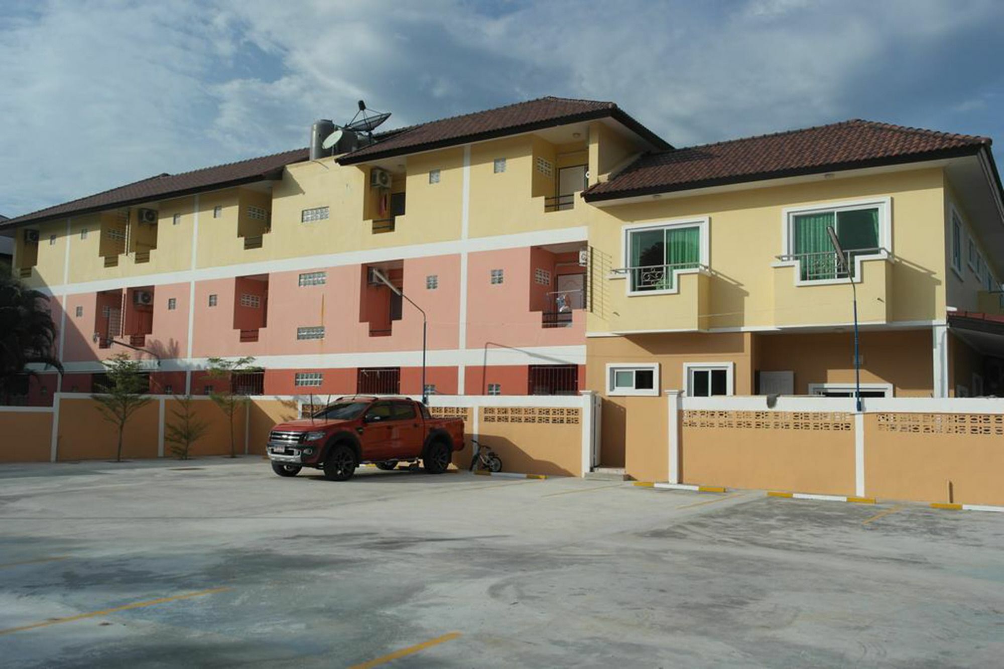 The Beehive Place Pakchong Luaran gambar